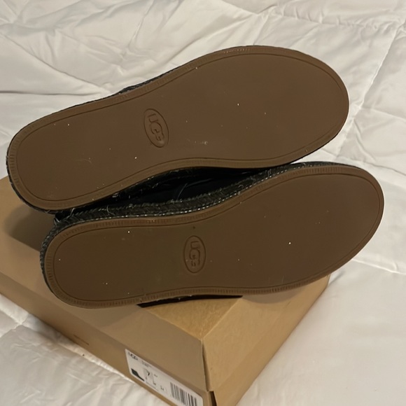 EUC Ugg Moccasins 7 - Picture 5 of 8